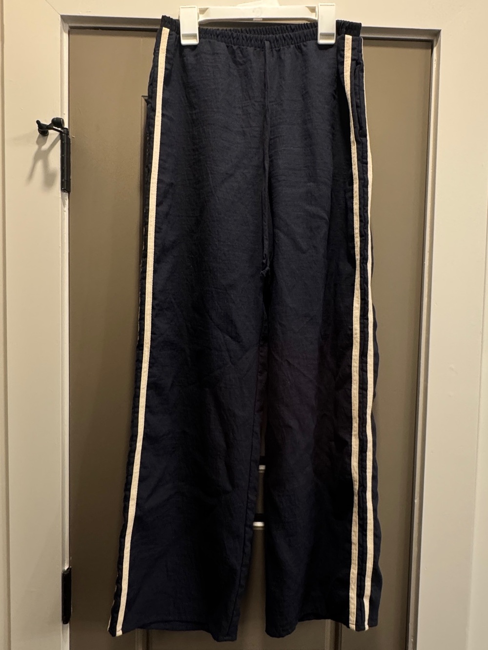 Sienna Sky Black Elastic-Waist Casual Pants with Pink Size Tag